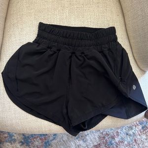 Lululemon size 0 Tracker black shorts